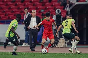 米兰体育中国官网-足球报：国足五年内实力难迅速提升，年轻球员短期内爆发不现实