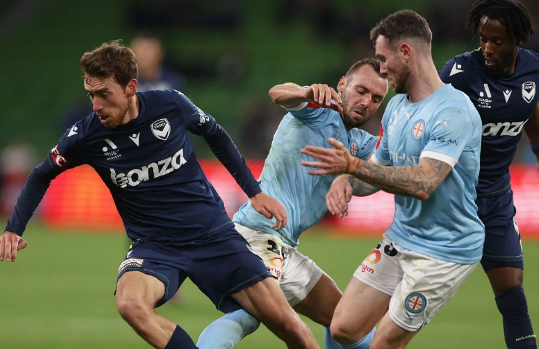 米兰体育中国官网-👀澳超决赛前瞻：墨尔本胜利饱受伤病困扰，近7次对战墨尔本城不败