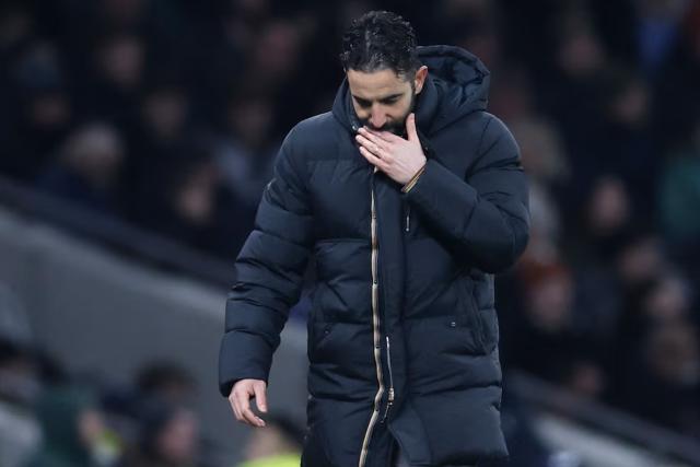 1740241104388003029.png amorim 3.png