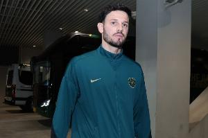 米兰体育-走霉运！浙江队卢卡斯比赛尾声阶段乌龙送礼+点球被扑