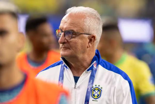 米兰体育中国官网-维尼修斯伤缺 巴西队改打424 多里瓦尔或用二新人